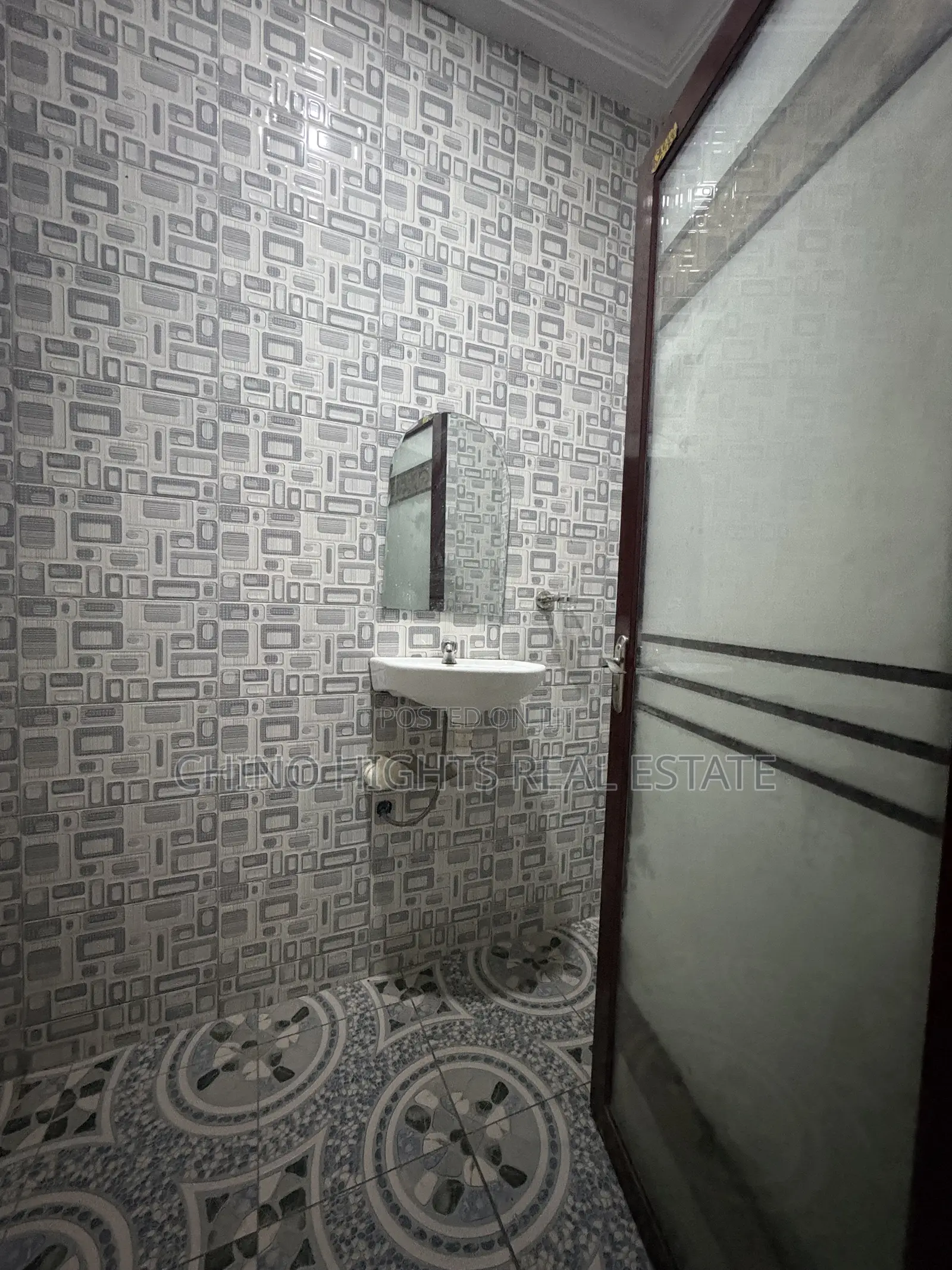 1bdrm Apartment in Us, Tema Metropolitan for rent