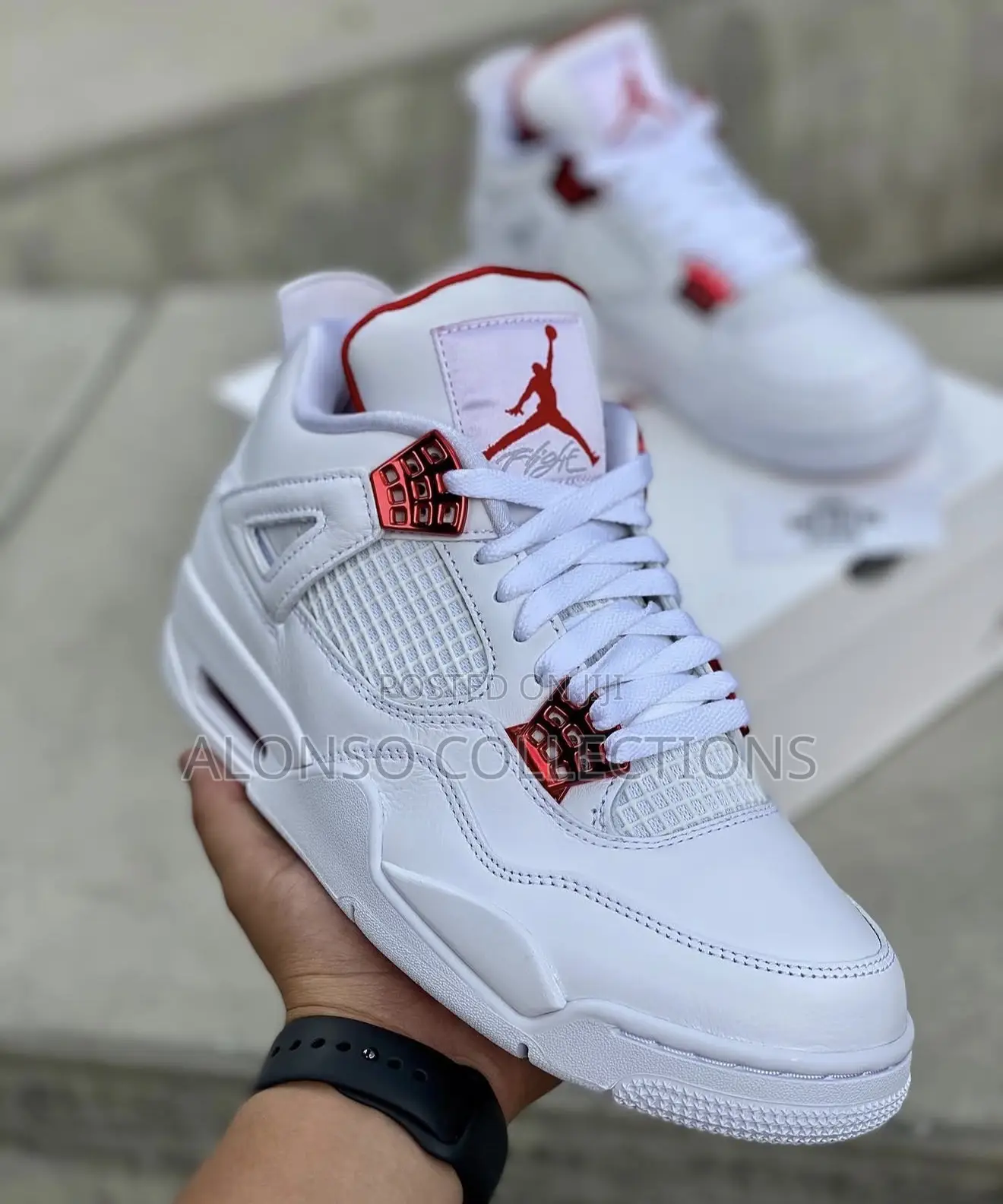 Jordan 4 Metallic Red