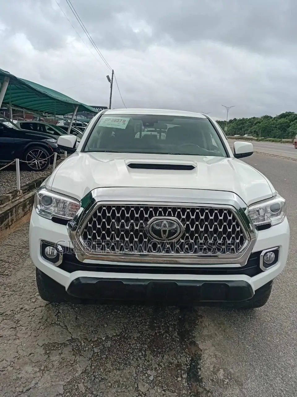 Toyota Tacoma 2022 White