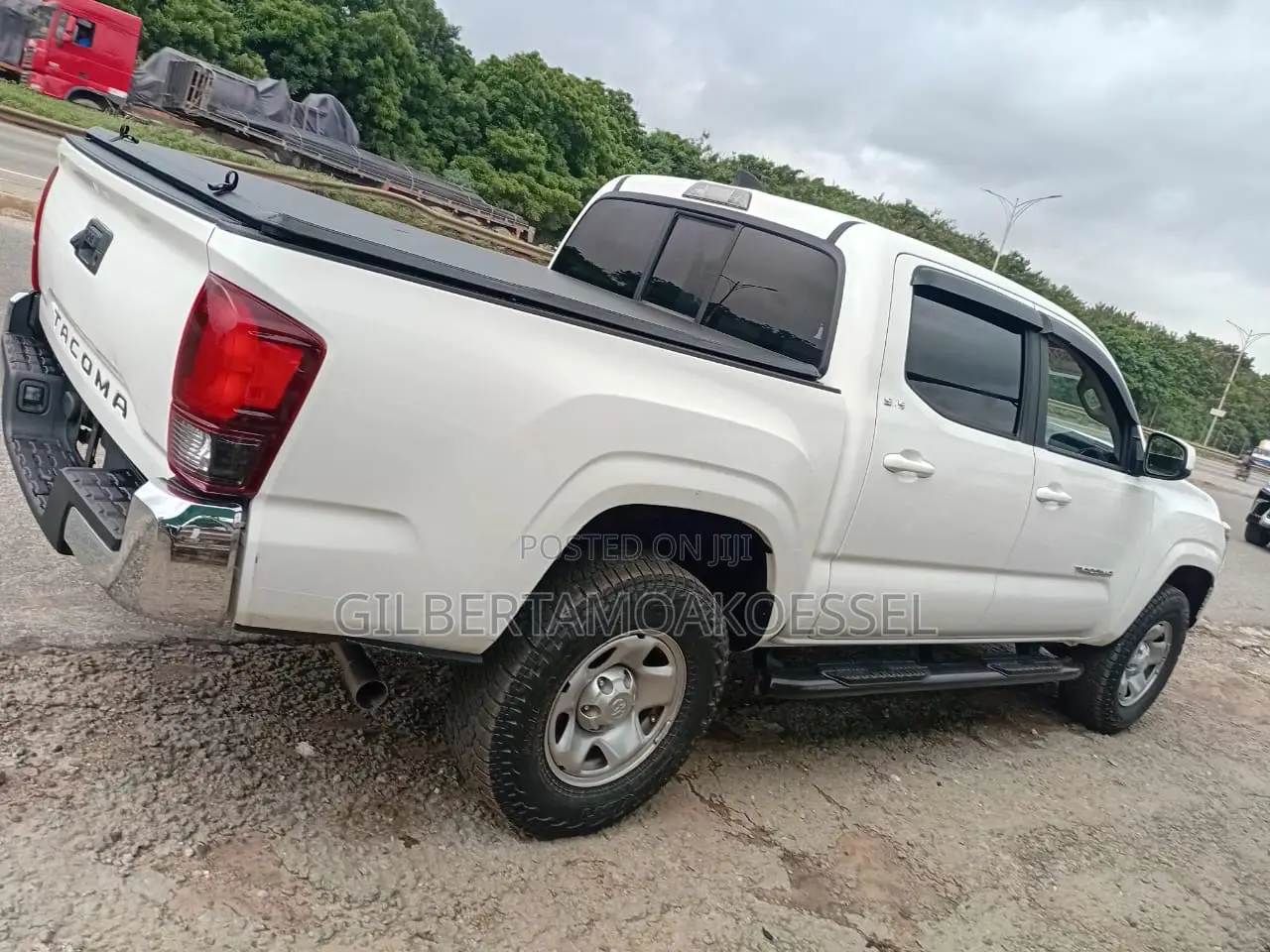 Toyota Tacoma 2022 White