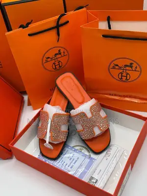 Hermes Women’S Slippers ( in a Box)