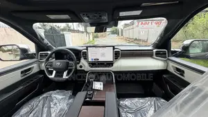 New Toyota Tundra Capstone CrewMax 4WD SB w/5.5' Bed (Hybrid) 2025 Gray