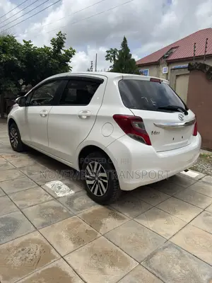Toyota Vitz 1.5 FWD 5dr 2015 White
