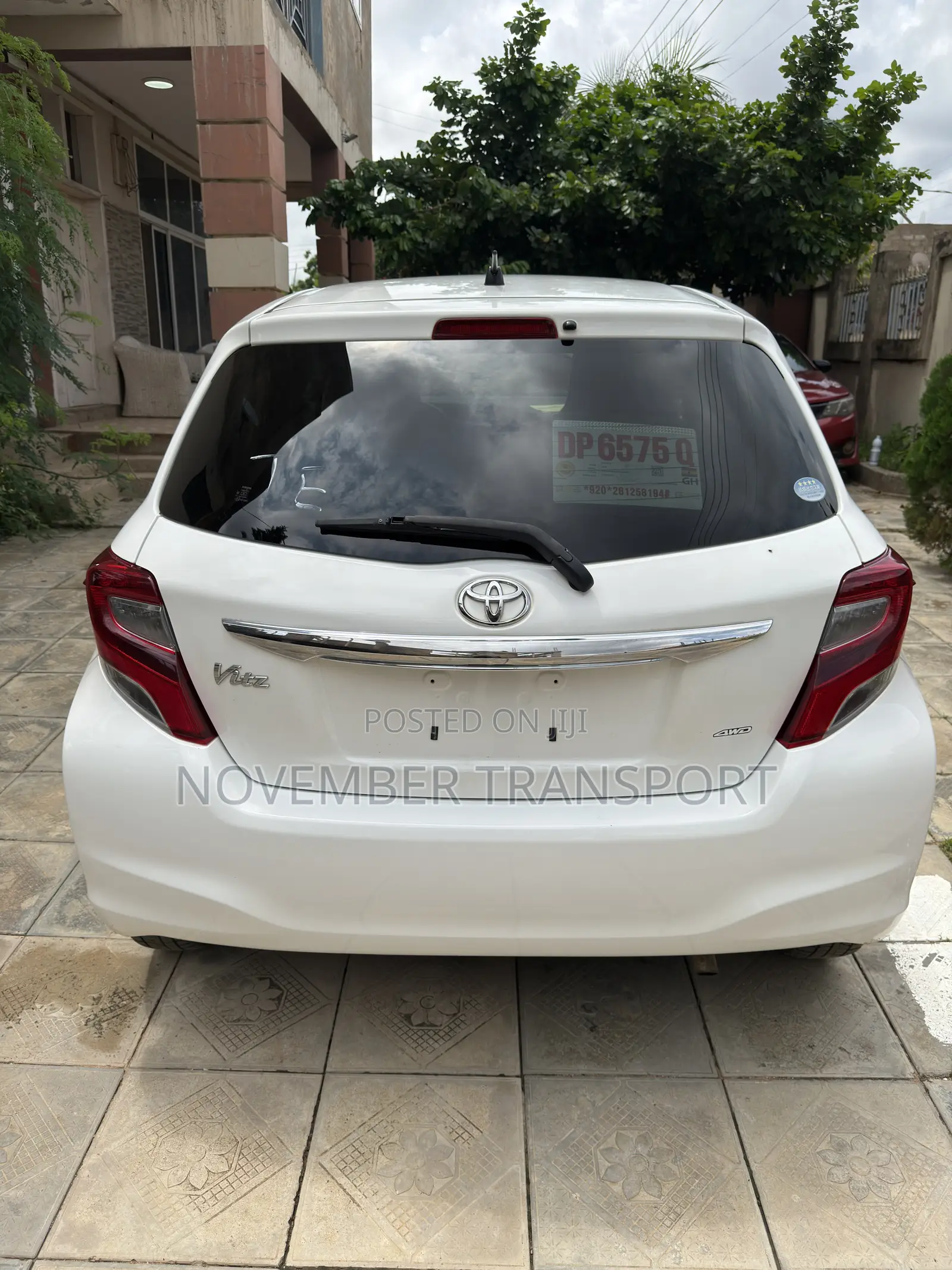 Toyota Vitz 1.5 FWD 5dr 2015 White