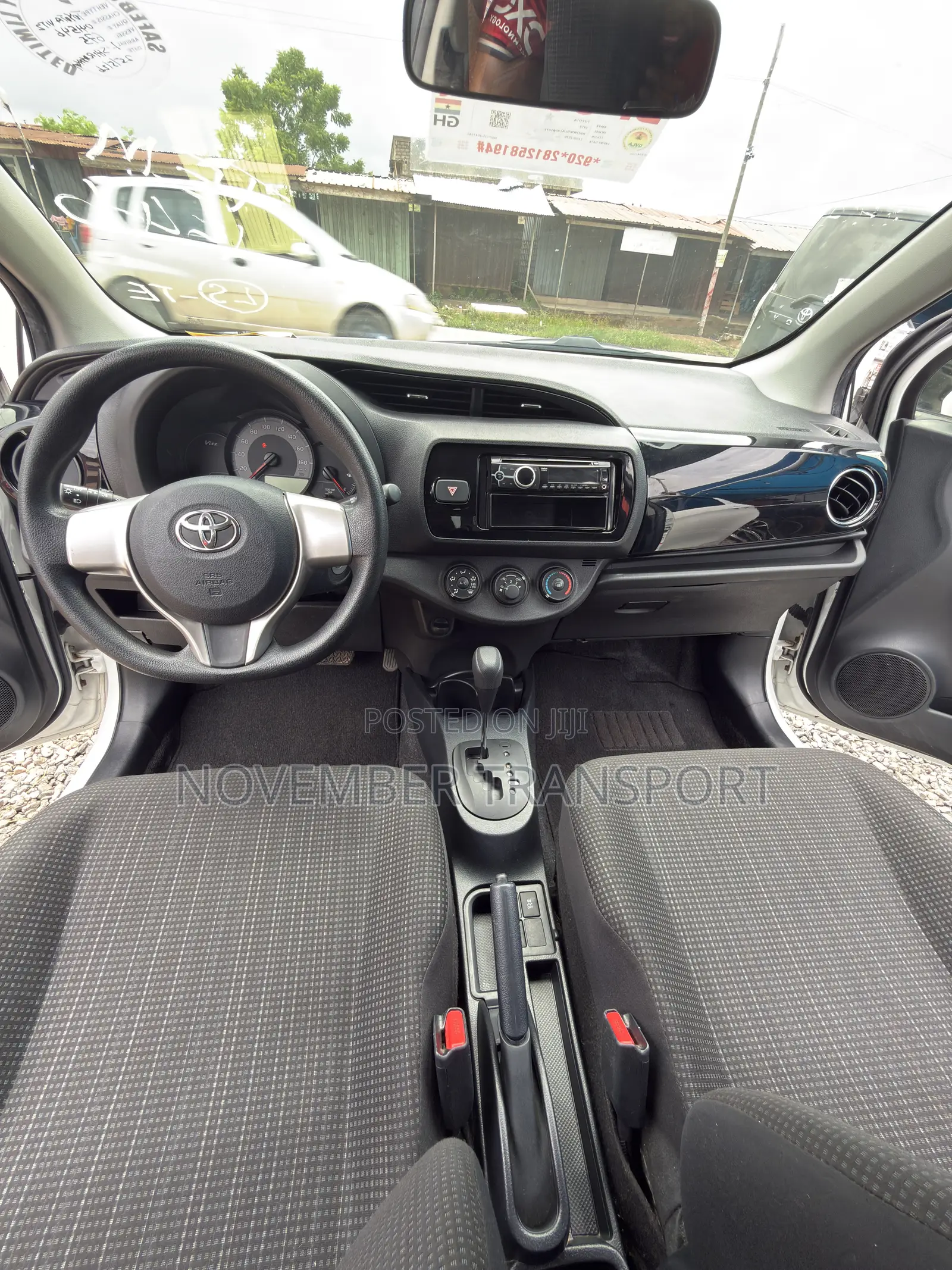 Toyota Vitz 1.5 FWD 5dr 2015 White