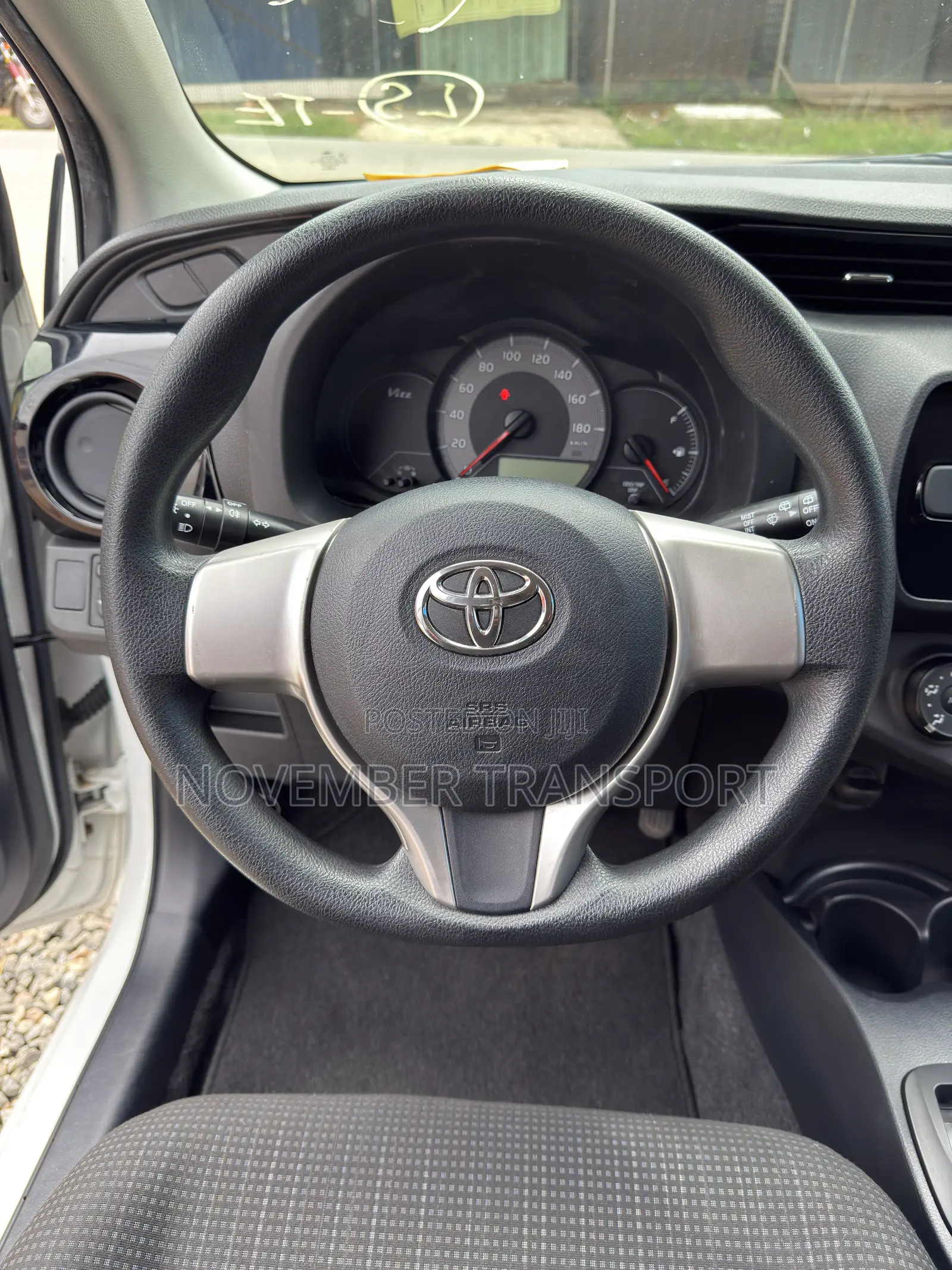 Toyota Vitz 1.5 FWD 5dr 2015 White