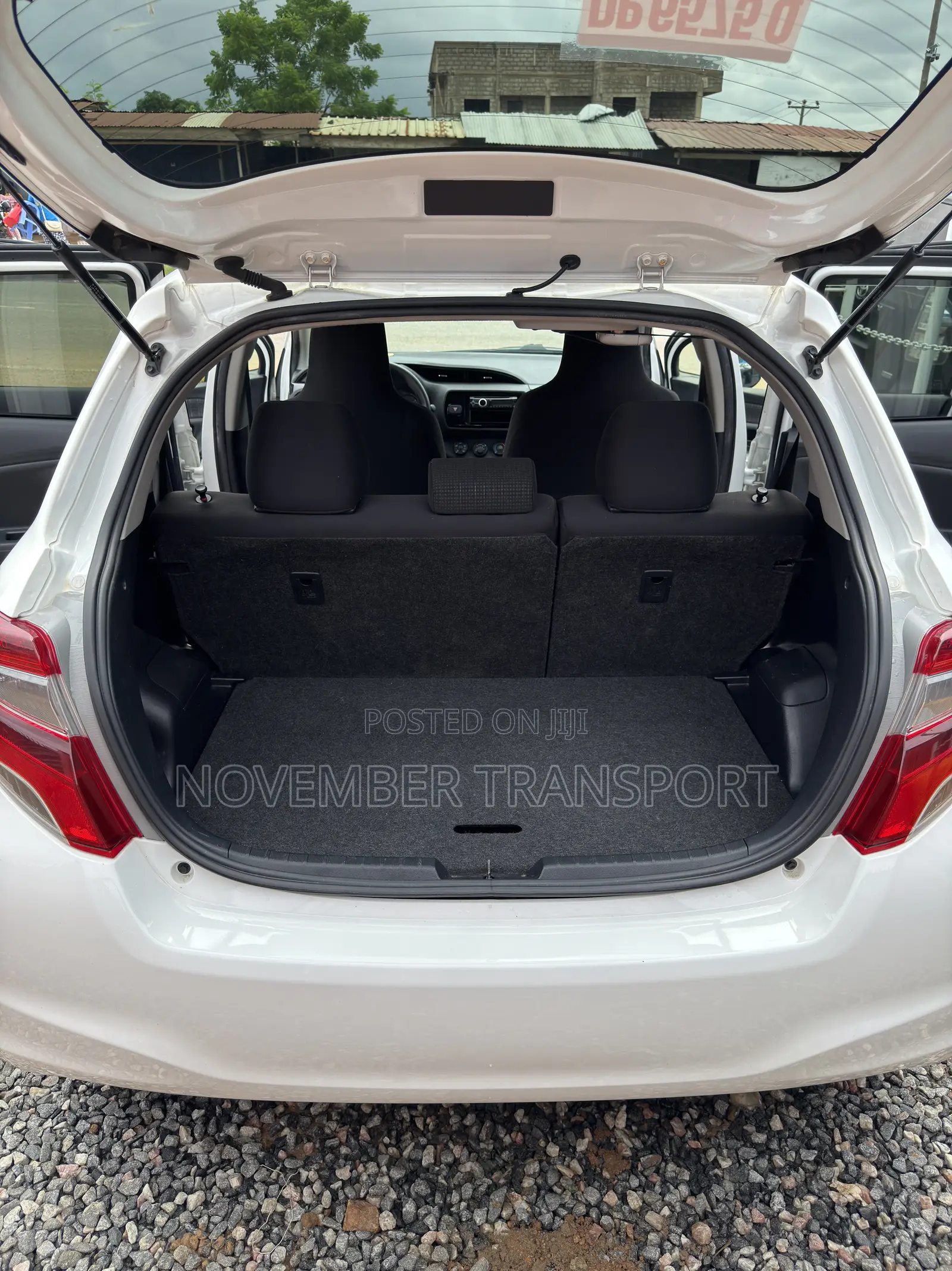 Toyota Vitz 1.5 FWD 5dr 2015 White
