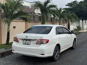 Toyota Corolla Altis 2012 White