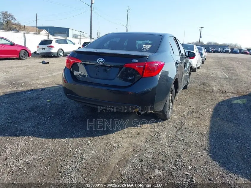 Toyota Corolla SE (1.8L 4cyl 2A) 2018 Gray