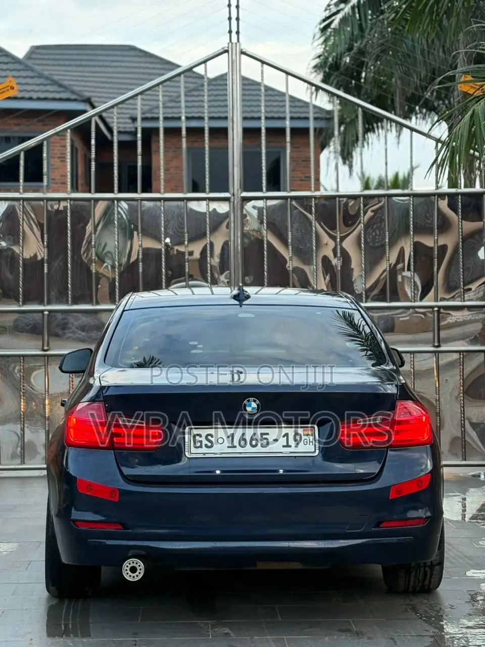 BMW 320i 2014 Black