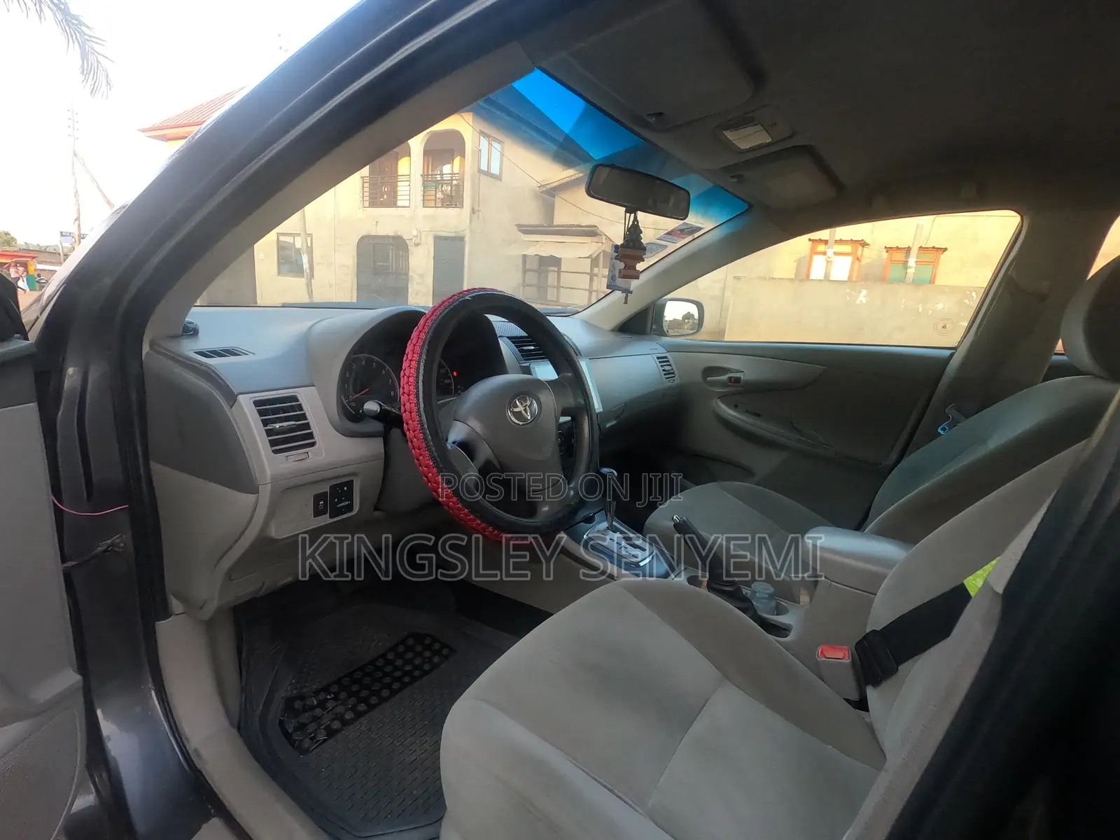 Toyota Corolla LE 4dr Sedan (1.8L 4cyl 4A) 2010 Gray
