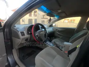 Toyota Corolla LE 4dr Sedan (1.8L 4cyl 4A) 2010 Gray