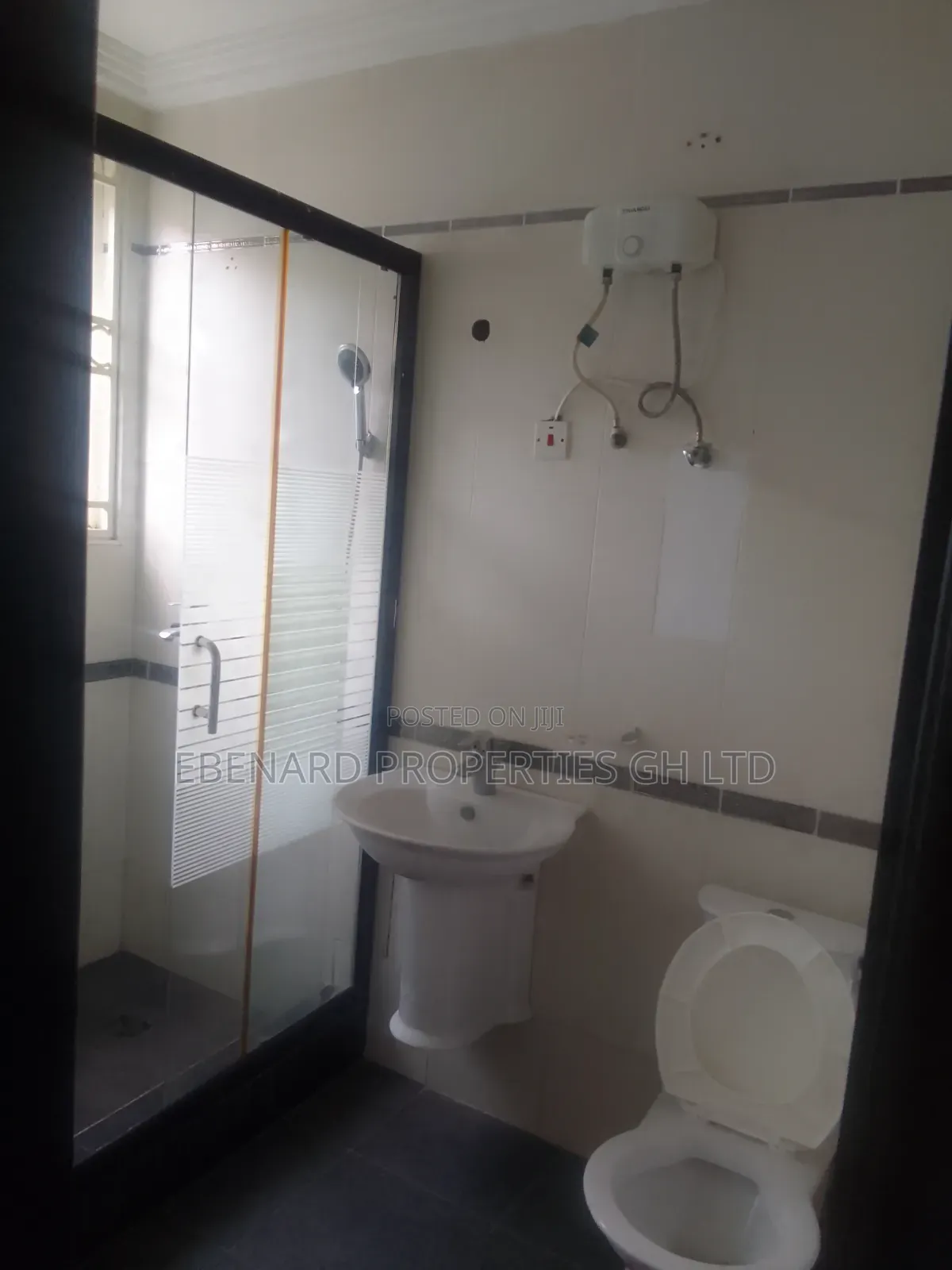 5bdrm House in Ebenard Properties, Lashibi for rent