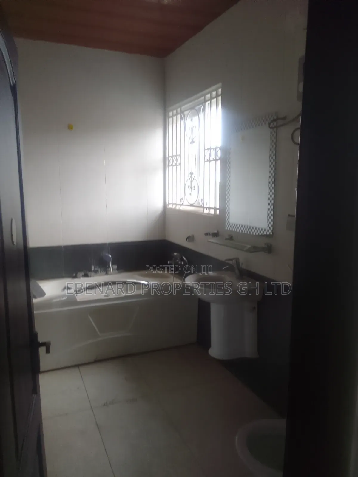 5bdrm House in Ebenard Properties, Lashibi for rent