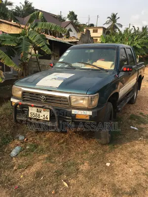 Toyota Hilux 1999 Green