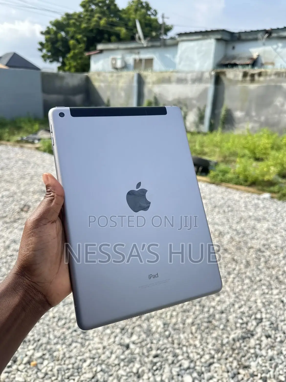 Apple iPad Air 32 GB Gray