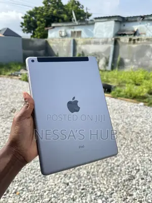 Apple iPad Air 32 GB Gray