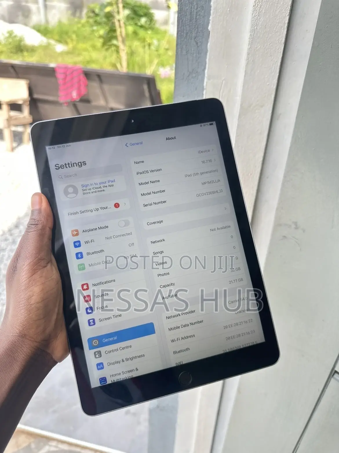 Apple iPad Air 32 GB Gray