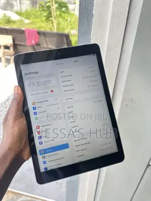 Apple iPad Air 32 GB Gray