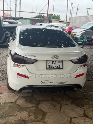 Hyundai Elantra 2013 White