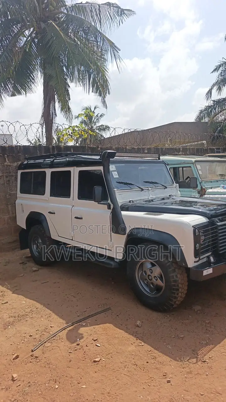 Land Rover Defender 1987 White
