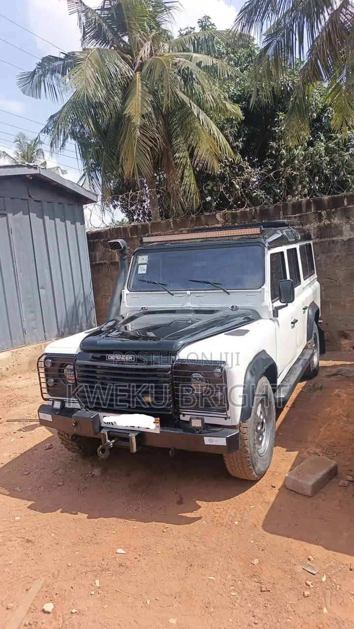 Land Rover Defender 1987 White