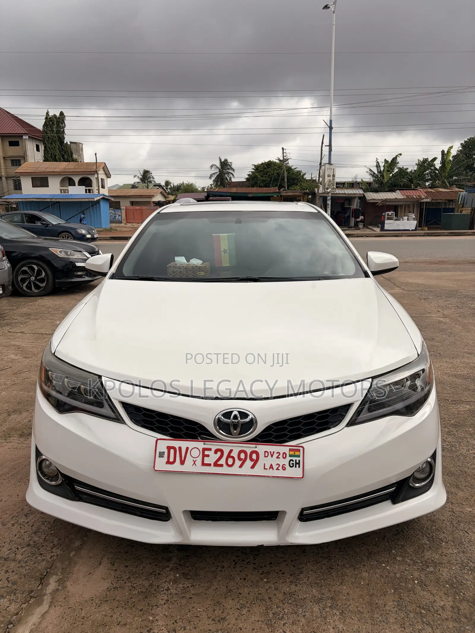 Toyota Camry SE 4dr Sedan (2.5L 4cyl 6A) 2014 White