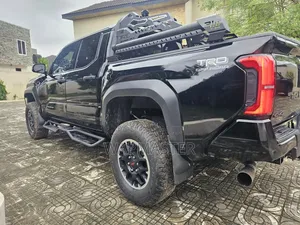 Toyota Tacoma 2025 Black