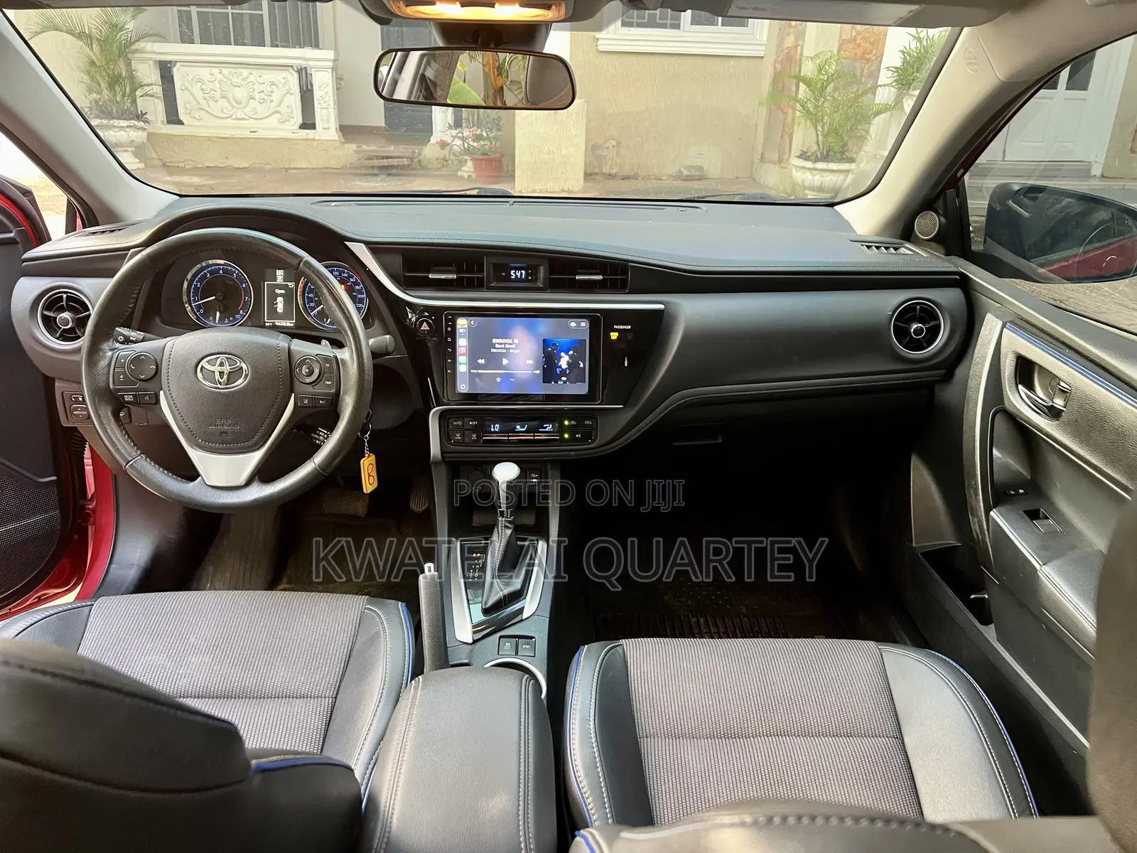 Toyota Corolla SE (1.8L 4cyl 2A) 2018 Red