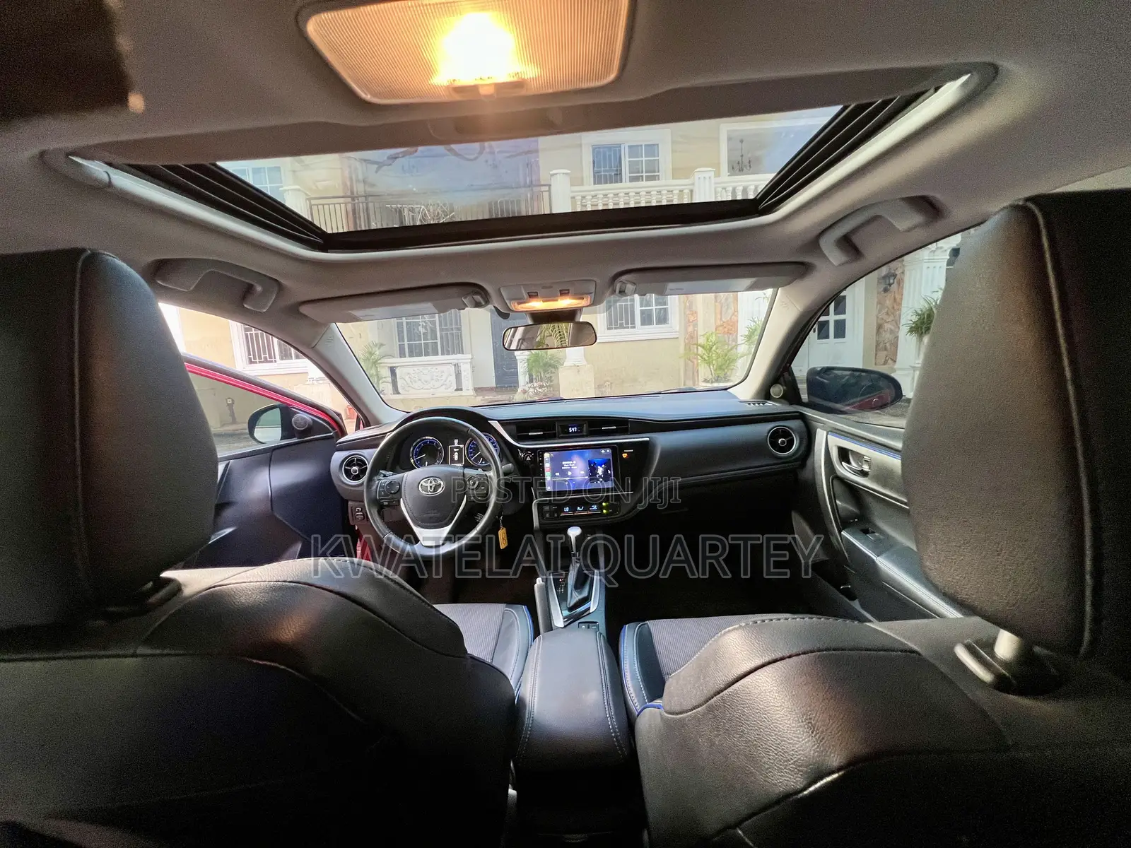 Toyota Corolla SE (1.8L 4cyl 2A) 2018 Red