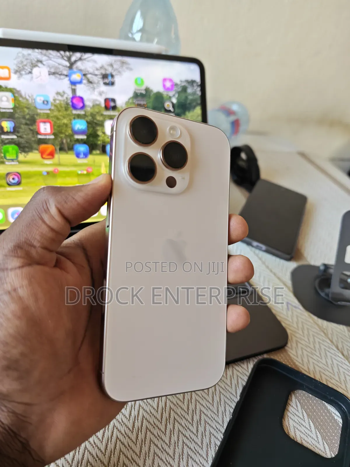 Apple iPhone 16 Pro 256 GB Gold