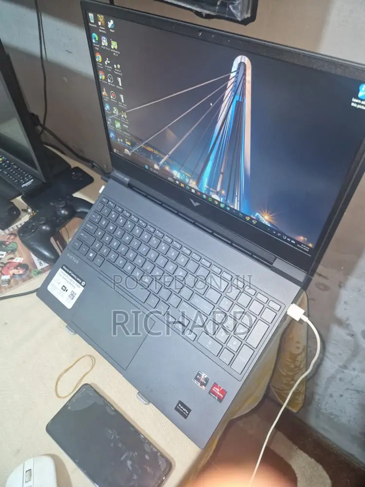 Laptop HP Victus 15 16GB AMD Ryzen 5 SSD 512GB