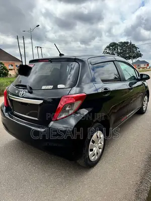Toyota Vitz 2011 Black
