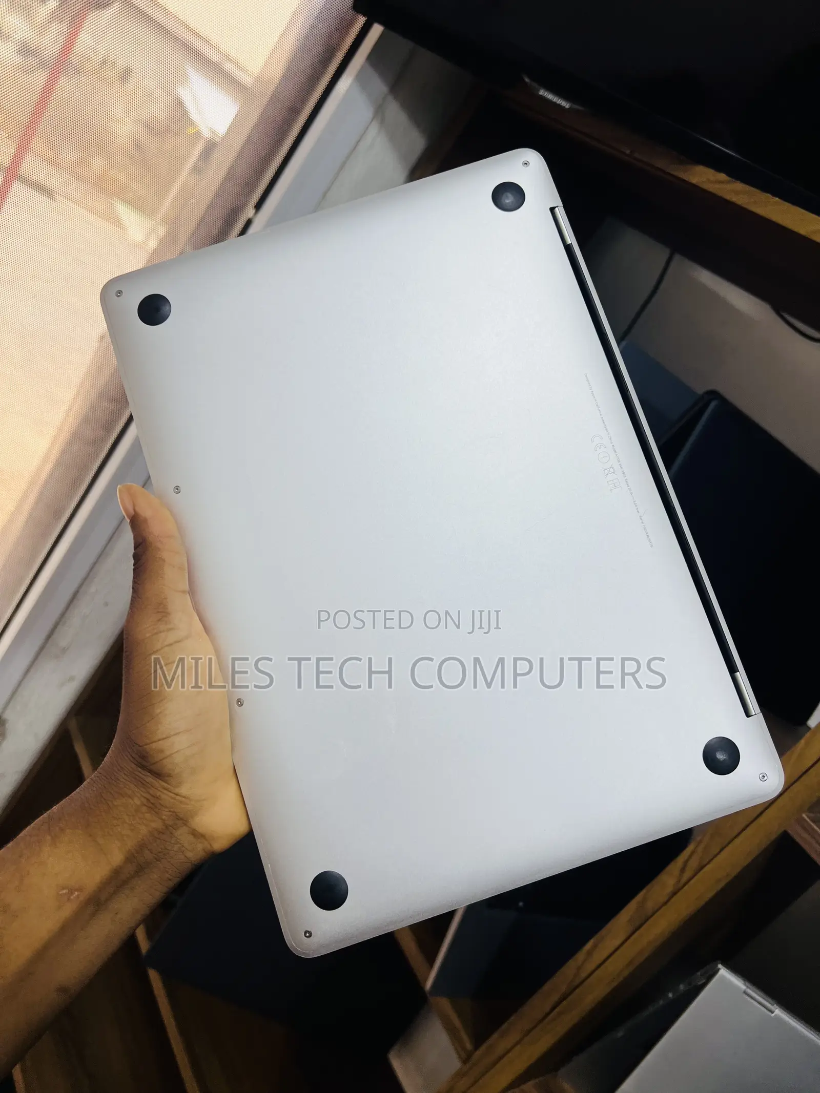 Laptop Apple MacBook Pro 2017 8GB Intel Core i5 SSD 256GB