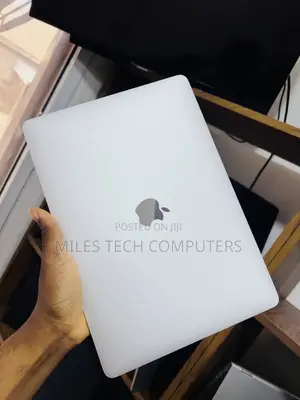 Laptop Apple MacBook Pro 2017 8GB Intel Core i5 SSD 256GB