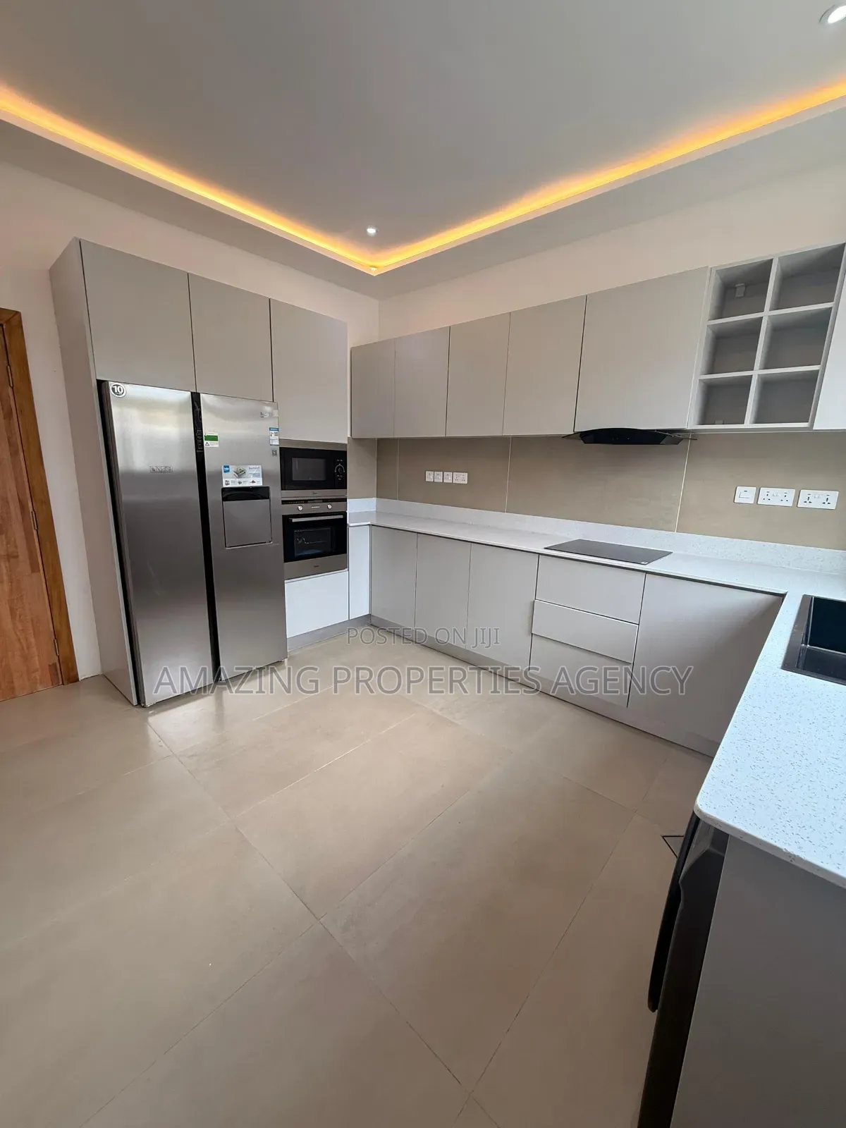 4bdrm Townhouse / Terrace in East Legon, American House for rent