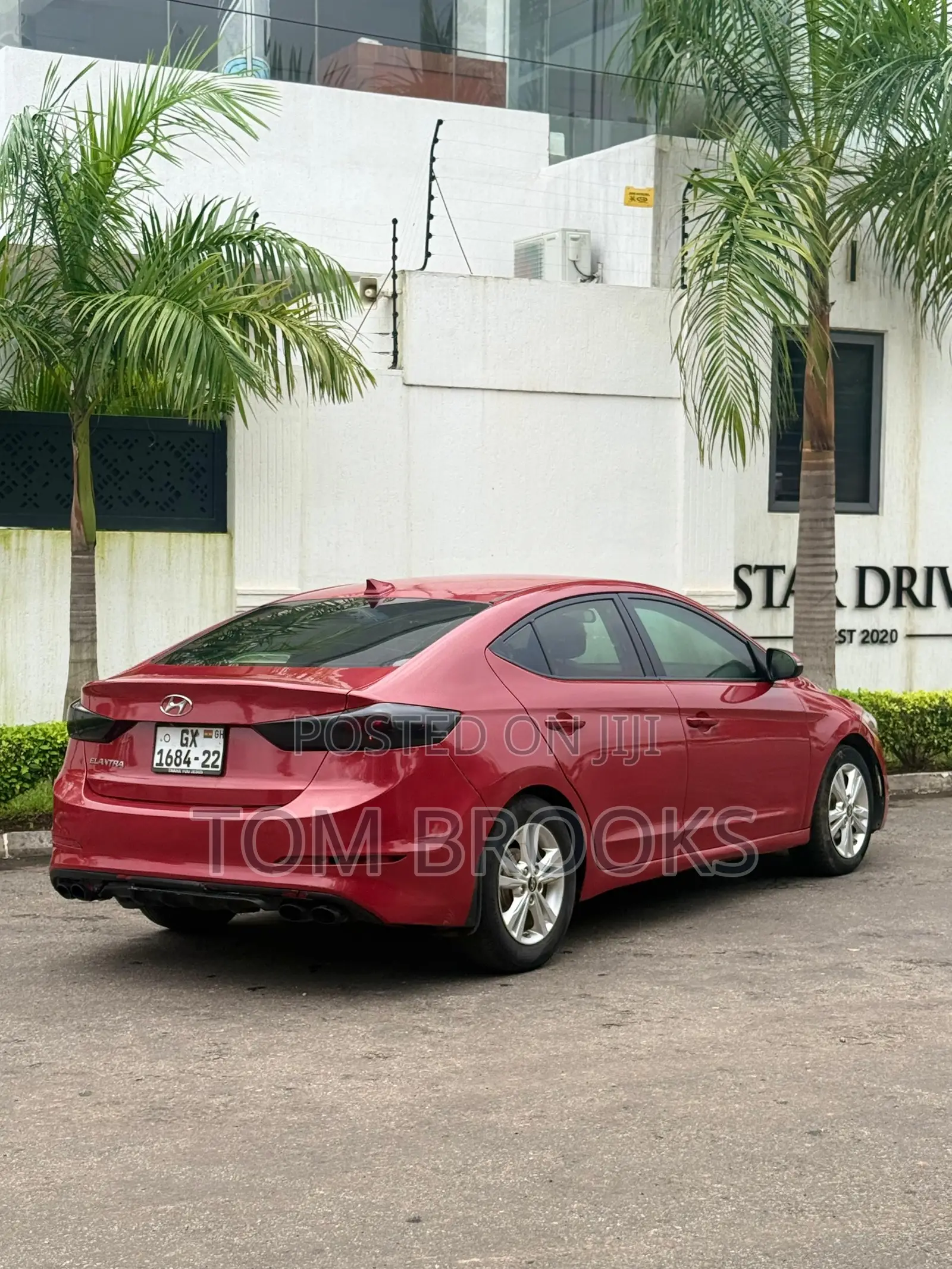 Hyundai Elantra 2016 Red