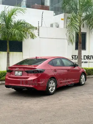 Hyundai Elantra 2016 Red