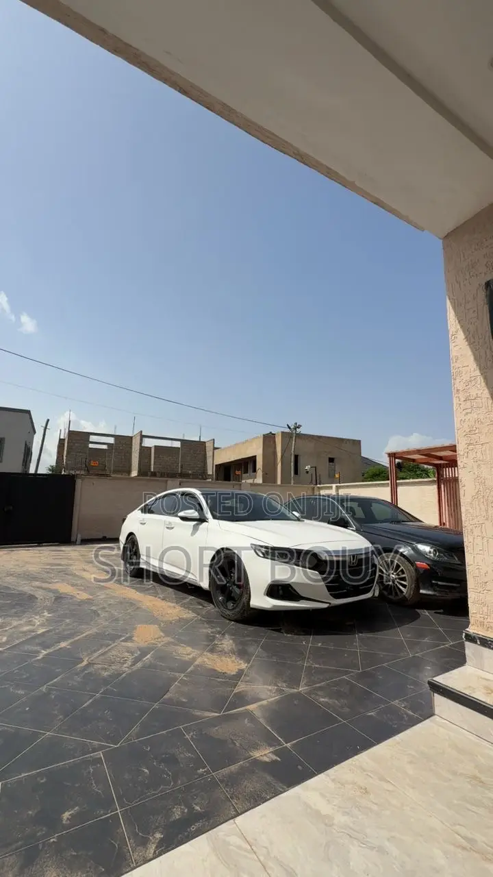 Honda Accord Touring 2018 White