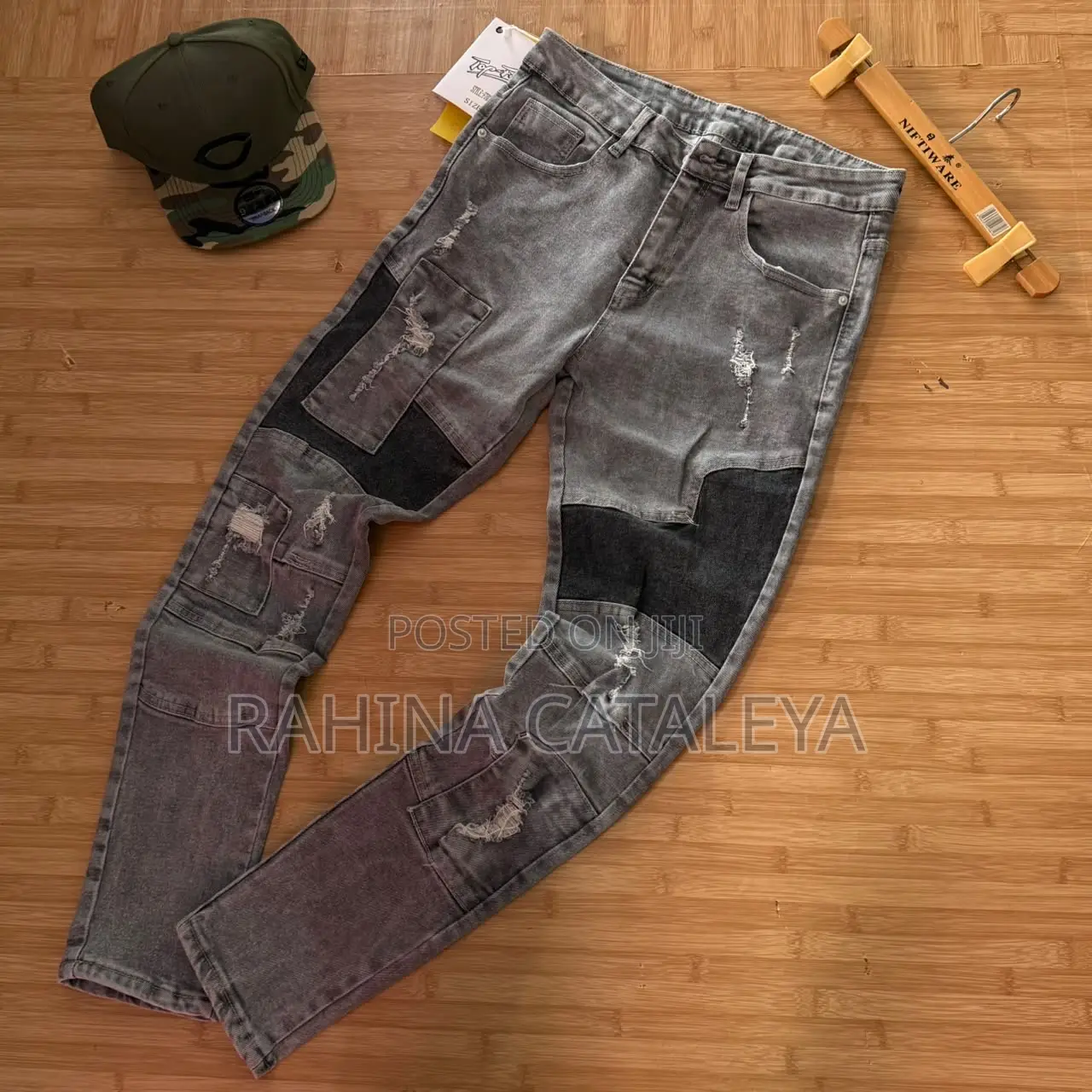 Men Qualify Jeans