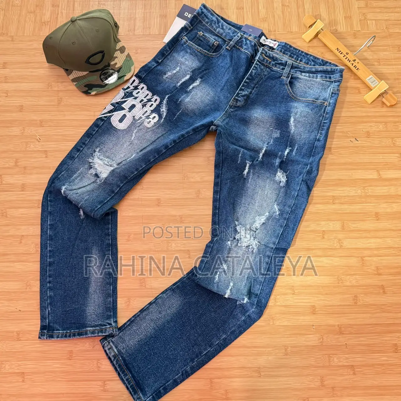 Men Qualify Jeans