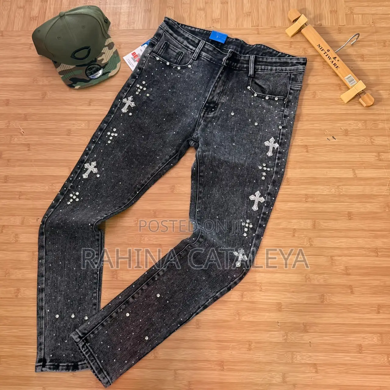 Men Qualify Jeans