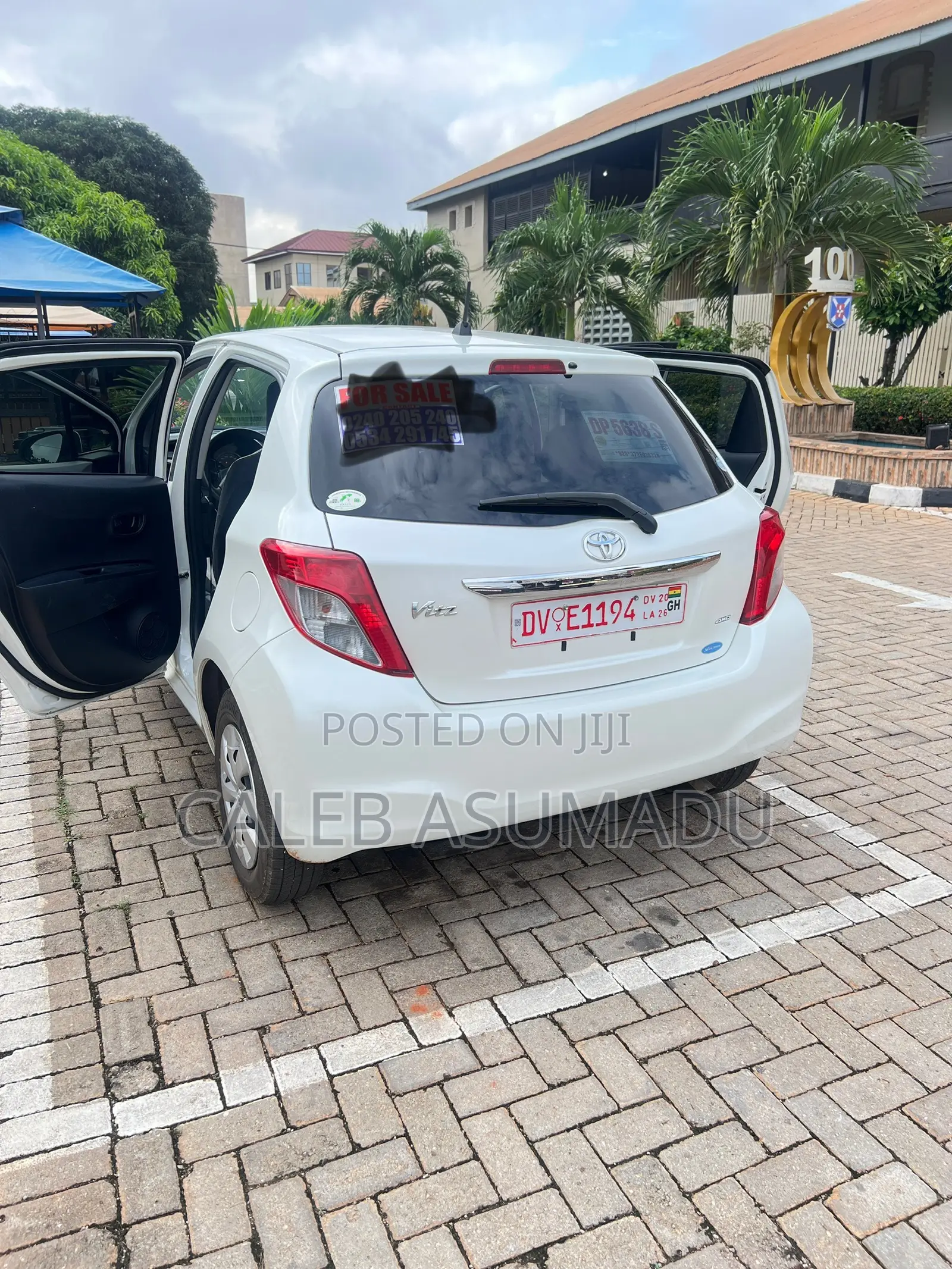 Toyota Vitz 2013 White