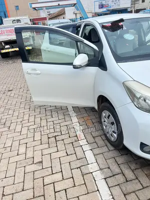Toyota Vitz 2013 White