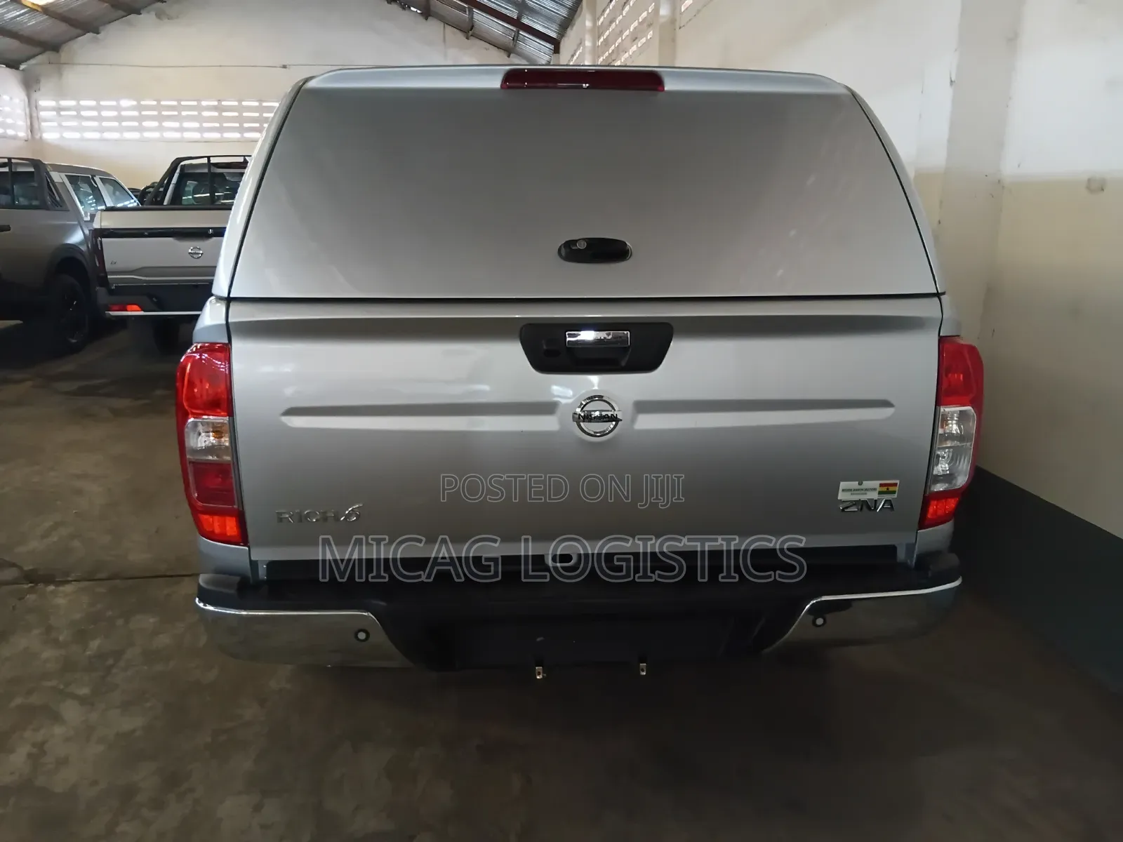 New Nissan Pick-Up 2025 Gray