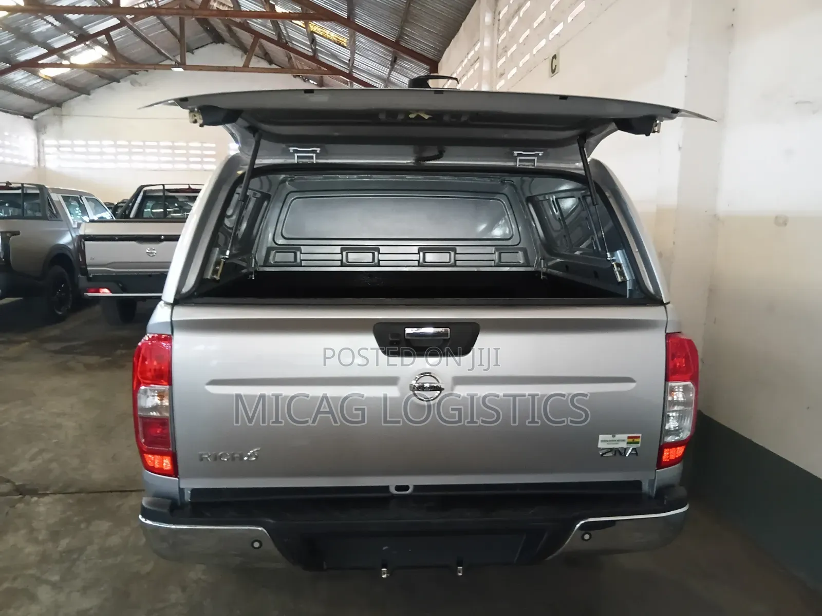 New Nissan Pick-Up 2025 Gray