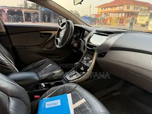 Hyundai Elantra GLS Sedan FWD (1.8L 4cyl 6A) 2013 Gray