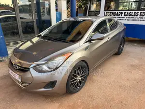 Hyundai Elantra GLS Sedan FWD (1.8L 4cyl 6A) 2013 Gray