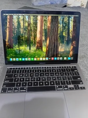 Laptop Apple MacBook Pro 2020 16GB Intel Core i5 SSHD (Hybrid) 256GB