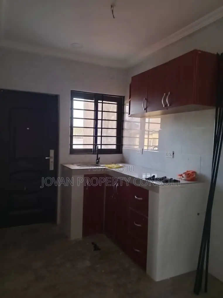 1bdrm Room & Parlour in Ablekuman for rent